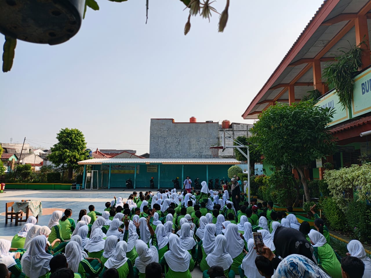 Wisata LiterAsyik Ke SDN Pulo Gebang 24